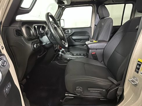 Used 2020 Jeep Gladiator Sport w/ Quick Order Package 24S AWD/4WD image 13