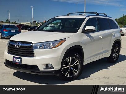 Used 2016 Toyota Highlander XLE w/ Preferred Accessory Package