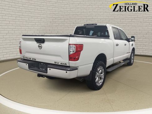 Used 2017 Nissan Titan SV AWD/4WD image 5