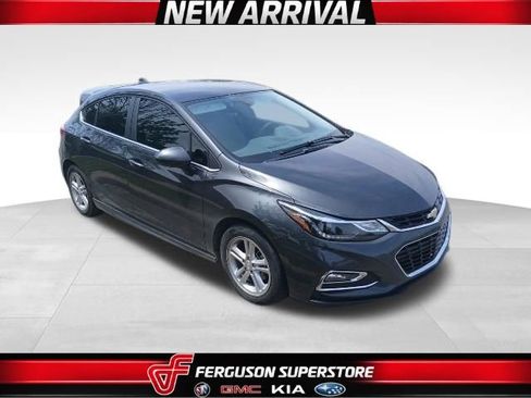 Used 2017 Chevrolet Cruze LT w/ Convenience Package FWD image 1
