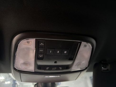 Used 2022 Dodge Durango R/T w/ Blacktop Package AWD/4WD image 26