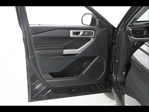 Certified 2023 Ford Explorer XLT w/ Equipment Group 202A AWD/4WD image 4