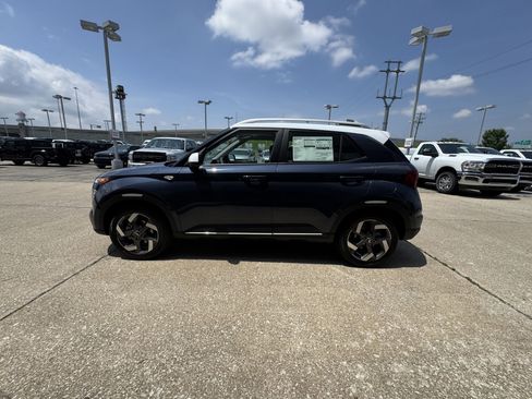 New 2025 Hyundai Venue Limited image 14