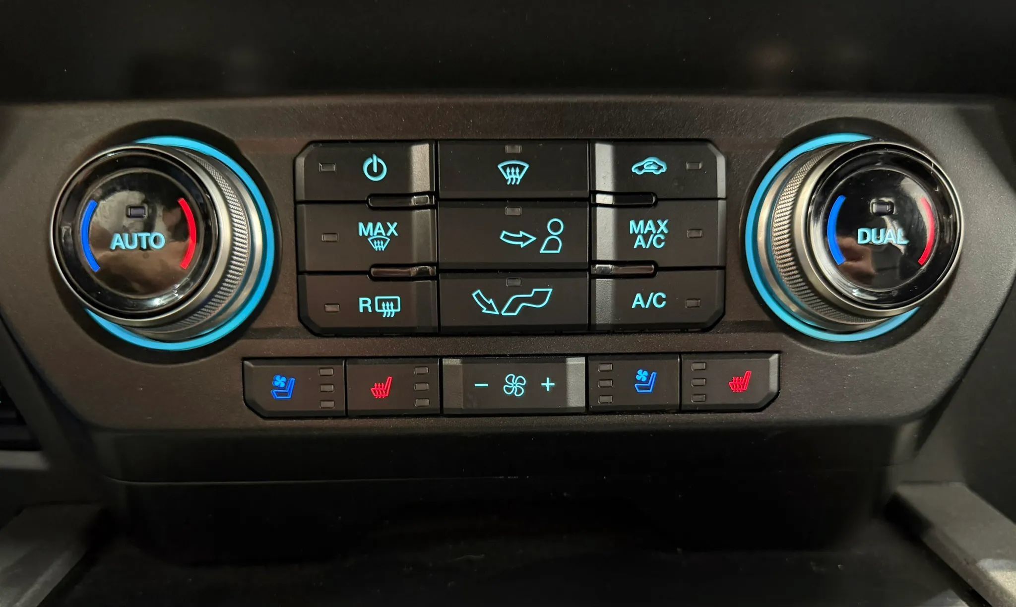 Used 2020 Ford F150 Raptor w/ Equipment Group 802A Luxury AWD/4WD image 27
