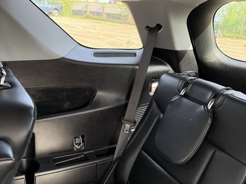 Used 2021 Ford Explorer XLT w/ Equipment Group 202A image 19