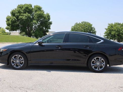 Used 2023 Honda Accord EX image 8