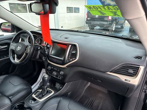 Used 2015 Jeep Cherokee Limited AWD/4WD image 28