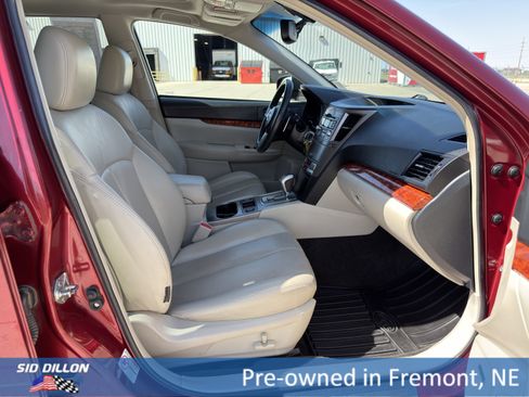 Used 2011 Subaru Outback 2.5i Limited w/ PWR Moonroof Pkg AWD/4WD image 14