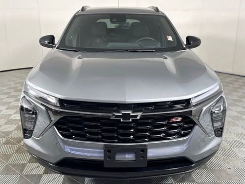 Used 2025 Chevrolet Trax RS w/ Driver Confidence Package FWD image 11