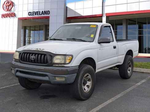 Used 2004 Toyota Tacoma PreRunner RWD image 3
