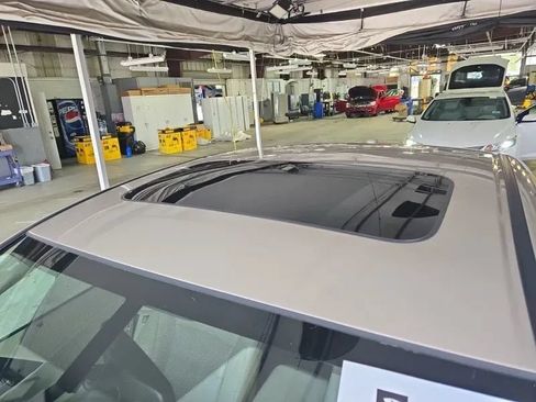 Used 2017 Honda Accord EX-L image 4