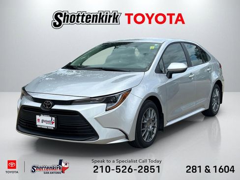 Used 2026 Toyota Corolla LE FWD image 1