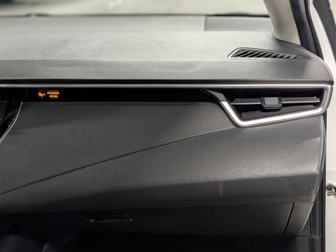 Used 2021 Toyota Corolla LE image 22