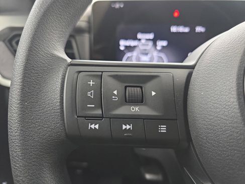 Used 2025 Nissan Kicks SV AWD/4WD image 29