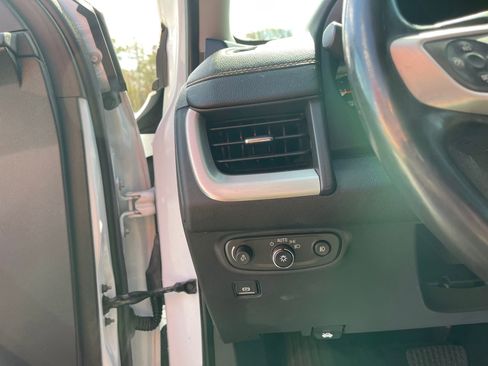 Used 2021 GMC Terrain SLT image 15