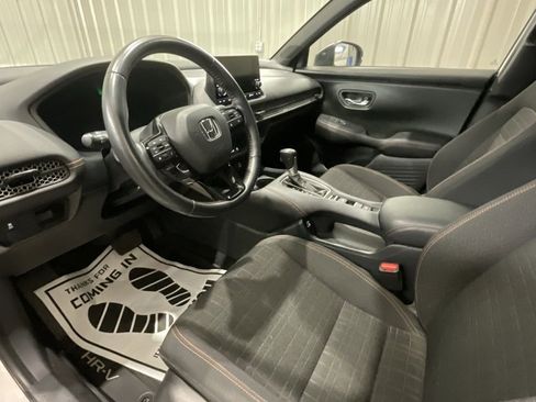 Used 2023 Honda HR-V Sport image 9