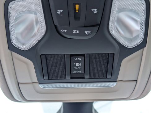 Used 2020 RAM 1500 Big Horn image 25