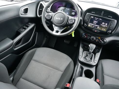 Certified 2024 Kia Soul LX w/ Option Group 015 image 9