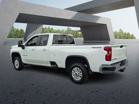 Used 2022 Chevrolet Silverado 2500 LT w/ Convenience Package image 6