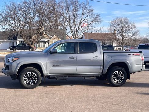 Used 2020 Toyota Tacoma TRD Sport w/ TRD Premium Sport Package image 5