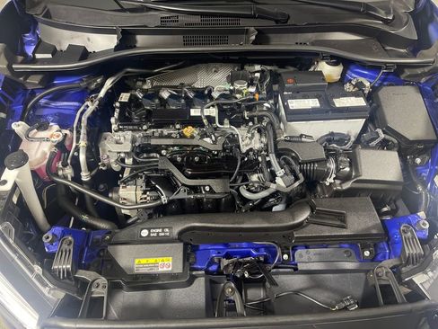 Certified 2022 Toyota Corolla Cross XLE image 9