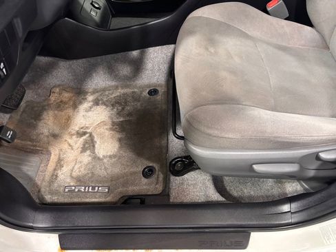 Used 2014 Toyota Prius Two image 11