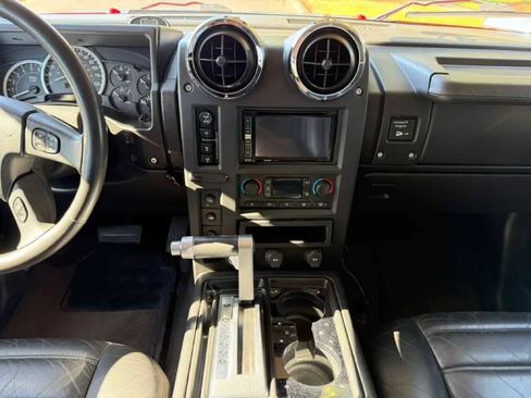 Used 2005 HUMMER H2 SUT w/ Preferred Equipment Group AWD/4WD image 20