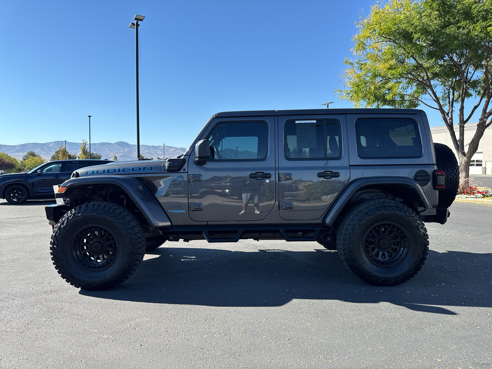 Used 2021 Jeep Wrangler Unlimited Rubicon 4xe w/ Cold Weather Group AWD/4WD image 4