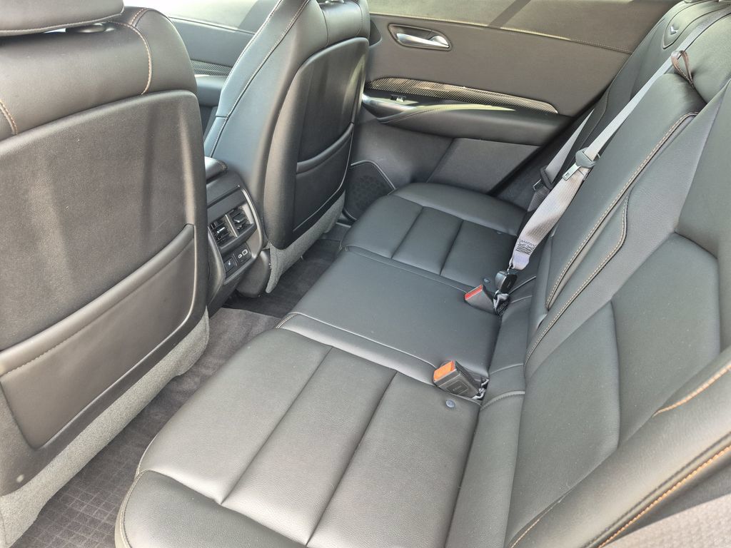 Used 2019 Cadillac XT4 Sport w/ Cold Weather Package AWD/4WD image 13
