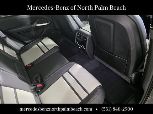 Used 2023 Porsche Cayenne Turbo image 33