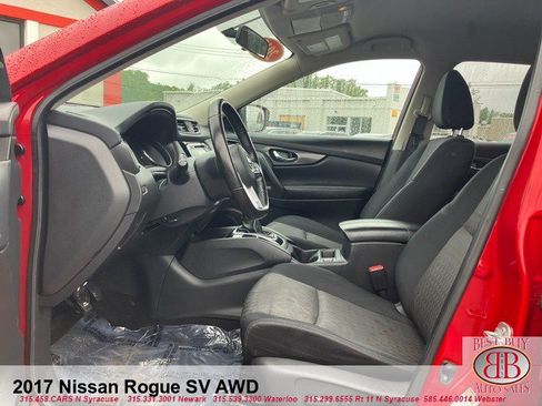 Used 2017 Nissan Rogue SV AWD/4WD image 10