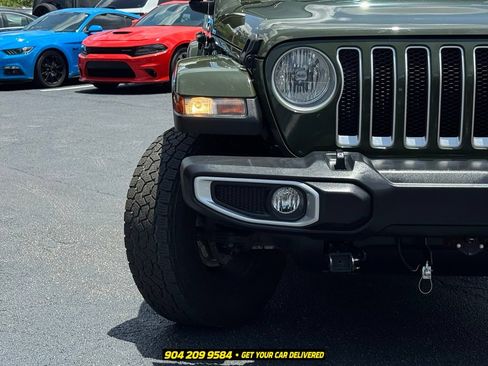 Used 2021 Jeep Wrangler Unlimited Sahara AWD/4WD image 11