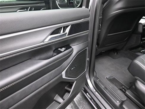 New 2026 Jeep Grand Wagoneer 4WD image 18