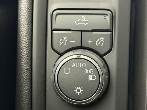 Used 2024 Chevrolet Silverado 1500 Custom RWD image 32