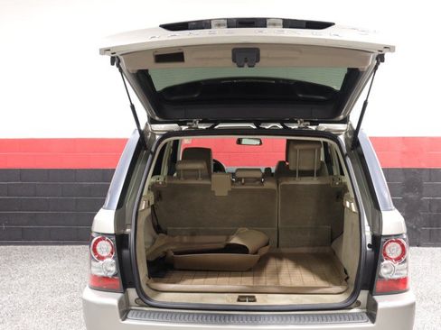 Used 2011 Land Rover Range Rover Sport HSE AWD/4WD image 30