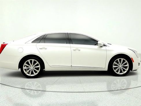 Used 2017 Cadillac XTS Luxury AWD/4WD image 4