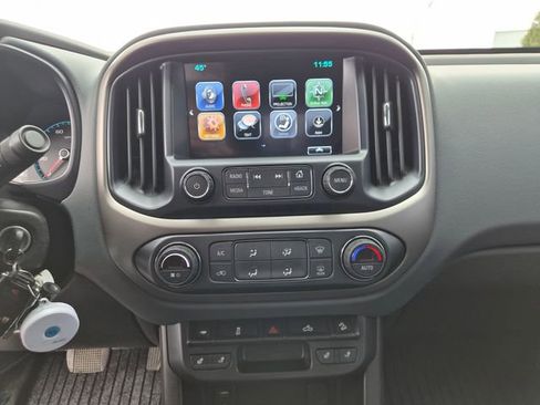 Used 2017 Chevrolet Colorado Z71 AWD/4WD image 21