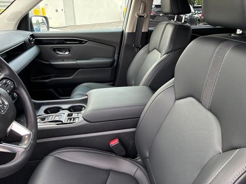 Used 2025 Honda Pilot Touring image 27