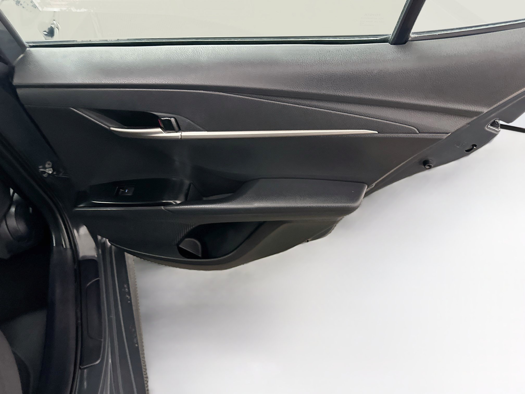 Used 2025 Toyota Camry LE FWD image 30