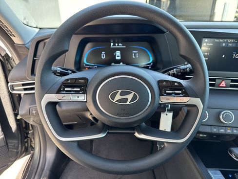 New 2026 Hyundai Elantra SE w/ Cargo Package image 3