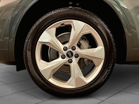 Certified 2025 Audi Q5 2.0T Premium Plus w/ Premium Plus Package image 11