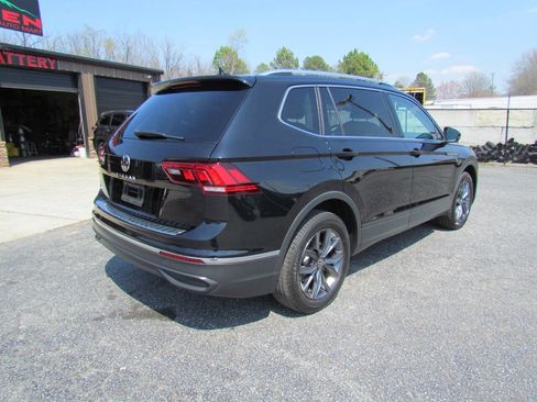 Used 2022 Volkswagen Tiguan SE image 7