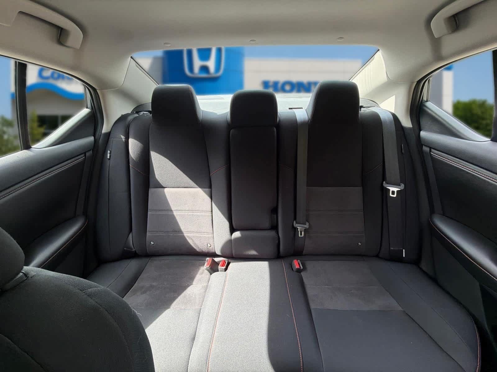 Used 2025 Nissan Sentra SR FWD image 25