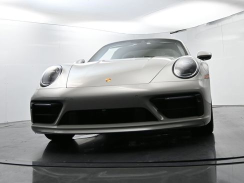 Certified 2021 Porsche 911 Targa 4S image 63