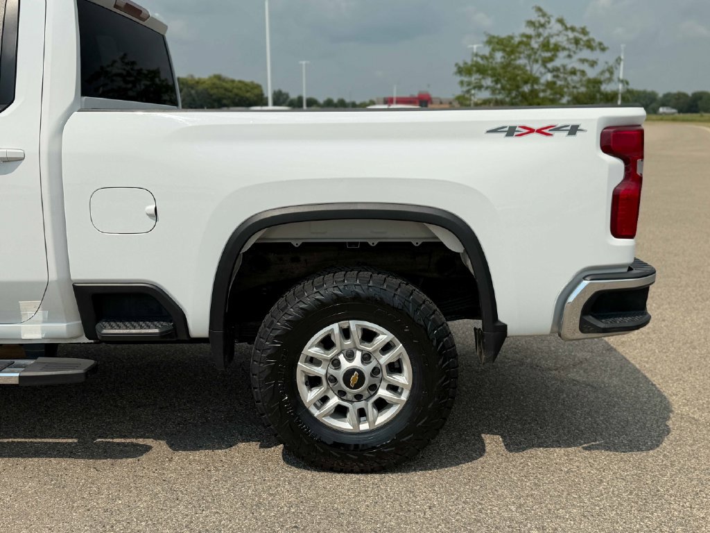 Used 2025 Chevrolet Silverado 2500 LT w/ Convenience Package AWD/4WD image 13
