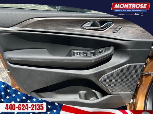 New 2026 Jeep Grand Cherokee Limited AWD/4WD image 9