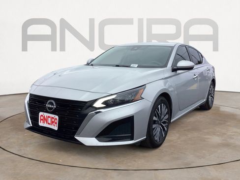 Used 2023 Nissan Altima 2.5 SV image 9