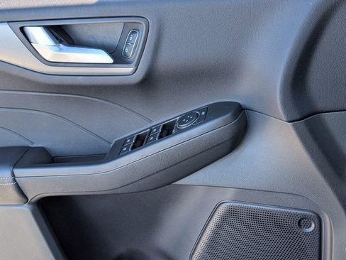 Used 2024 Ford Escape SE image 21