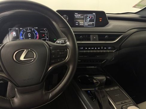 Used 2022 Lexus UX 200 w/ Premium Package FWD image 25