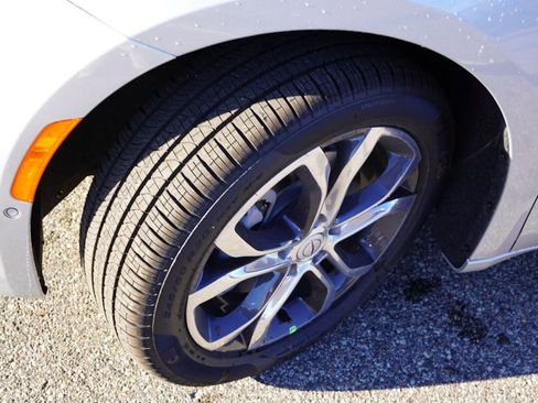 New 2026 Chrysler Pacifica Pinnacle image 9